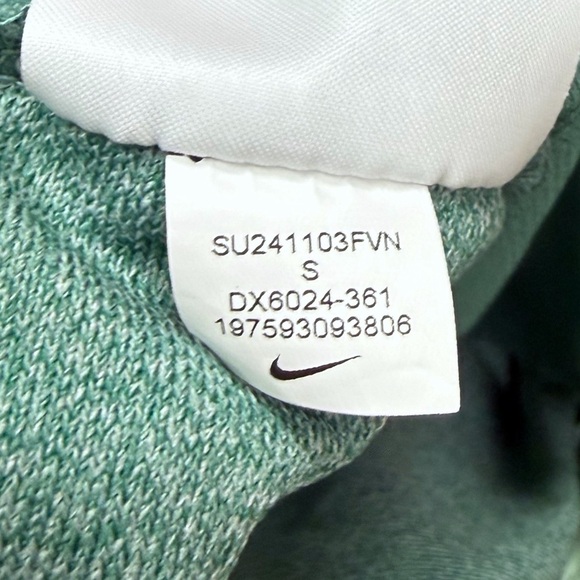 Nike Attack Sportswear Shorts Green DX6024-361 Small Women’s Mid Rise - Picture 12 of 12